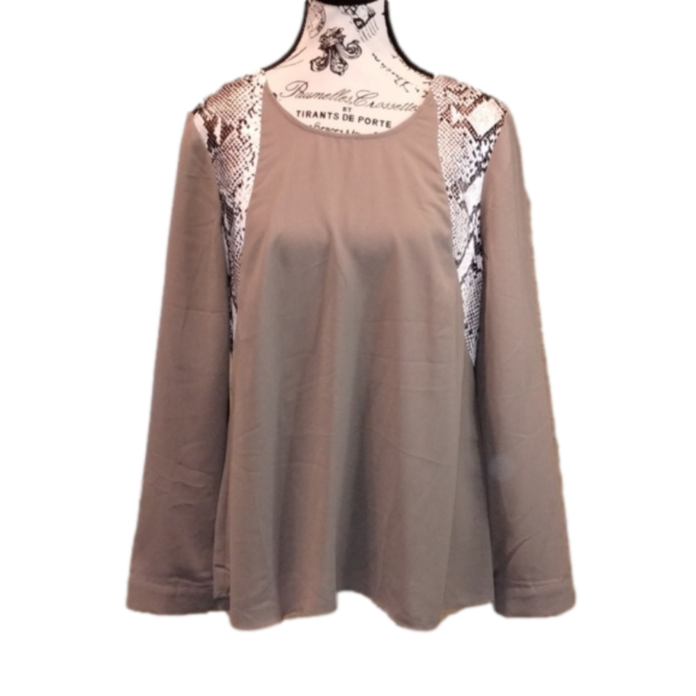 EUC Women's Ya Los Angeles Long sleeve top